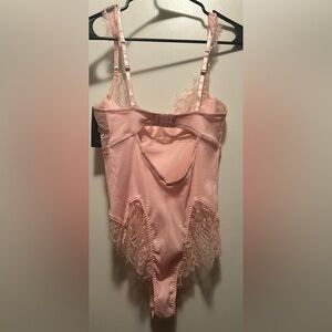 Pink lace teddy brand new never worn medium size